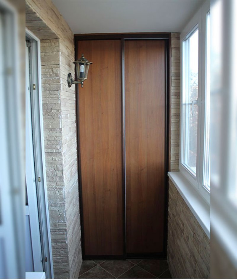 Шкаф с системой складных дверей
